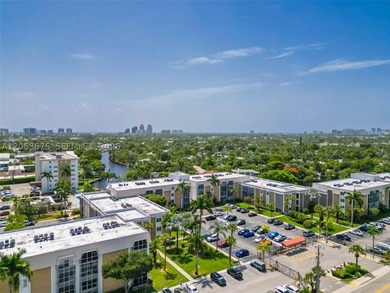 Beautifully renovated 1-bedroom, 1-bath condo in an unbeatable - photo 21