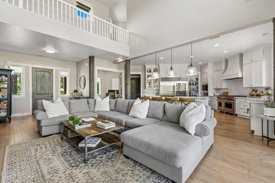 Experience Elevated Mountain Living in the prestigious Flagstaff - photo 22