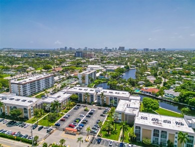 Beautifully renovated 1-bedroom, 1-bath condo in an unbeatable - photo 27