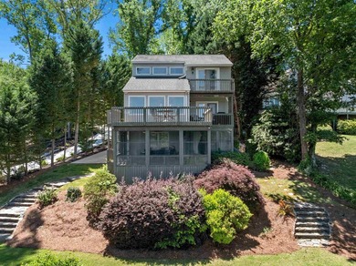 Welcome to lake living on beautiful Lake Bowen, where - photo 1