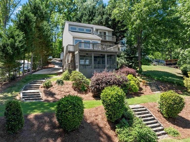 Welcome to lake living on beautiful Lake Bowen, where - photo 2