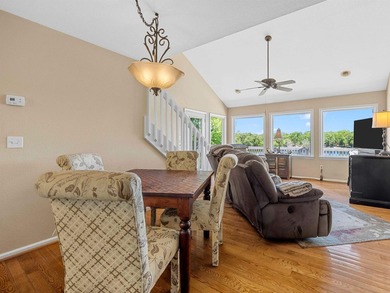 Welcome to lake living on beautiful Lake Bowen, where - photo 5