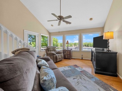 Welcome to lake living on beautiful Lake Bowen, where - photo 6