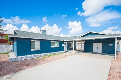 UPDATED SINGLE-STORY POOL HOME NEAR THE STRIP! NO HOA**This