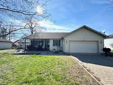 Welcome to this three-bedroom, two-bath home located in the Boa - photo 1