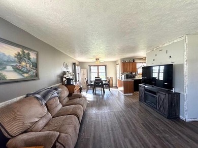 Welcome to this three-bedroom, two-bath home located in the Boa - photo 5