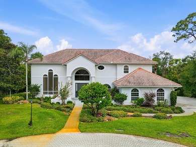 Private Waterfront Estate with 165 Feet of Waterfront and Direct - photo 3
