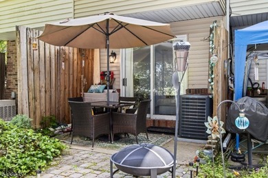 Move right into this freshly painted 2-bedroom, 1.5-bath - photo 14