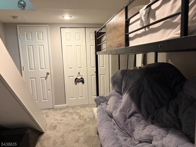 Move right into this freshly painted 2-bedroom, 1.5-bath - photo 16