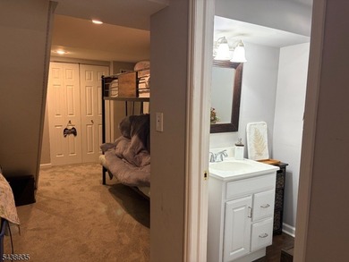 Move right into this freshly painted 2-bedroom, 1.5-bath - photo 17