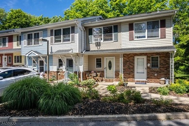 Move right into this freshly painted 2-bedroom, 1.5-bath - photo 18