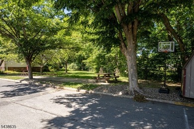 Move right into this freshly painted 2-bedroom, 1.5-bath - photo 21