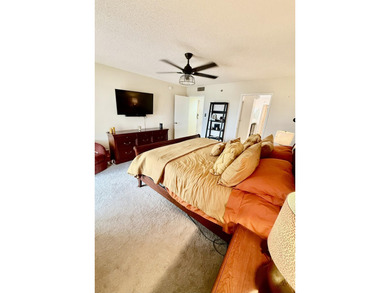 Beautifully upgraded 6th-floor condo in desirable Huntington - photo 5
