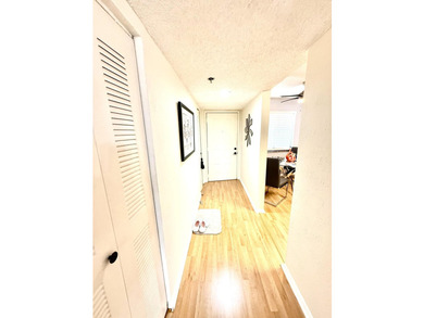 Beautifully upgraded 6th-floor condo in desirable Huntington - photo 7