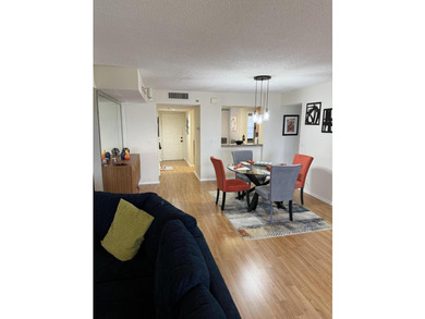 Beautifully upgraded 6th-floor condo in desirable Huntington - photo 10