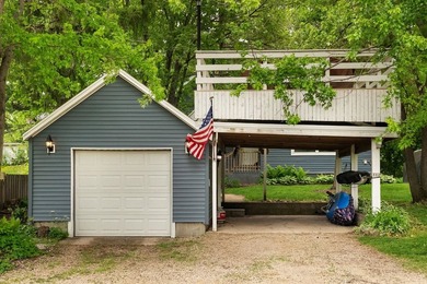 Tucked on a quiet street in Edgerton, this fully remodeled 2-bed - photo 30
