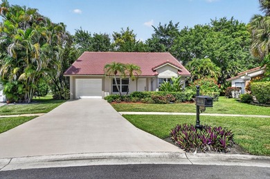 Welcome to this charming three-bedroom, two-bathroom - photo 3