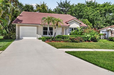 Welcome to this charming three-bedroom, two-bathroom - photo 5