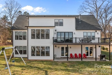 Discover the perfect blend of livable luxury at this exceptional - photo 2