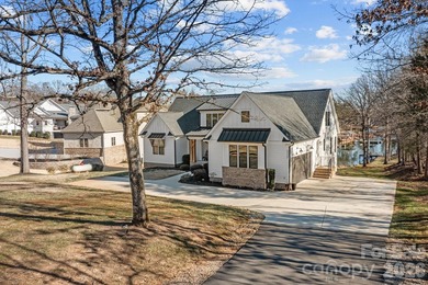Discover the perfect blend of livable luxury at this exceptional - photo 4