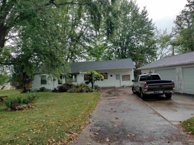 Lake Home For Sale in Wolcottville, Indiana