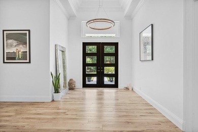 Experience the perfect blend of luxury, privacy, and modern - photo 5