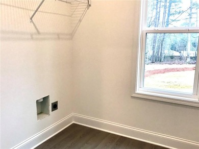 ***FANTASTIC NEW CONSTRUCTION! 3 Bed 3 Bath Ranch style plan - photo 13