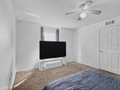 Charming 1-bedroom, 1-bath condo offering 861 Sq.ft of - photo 17