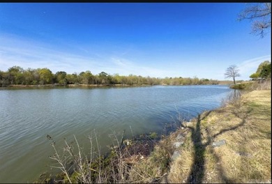 Build your dream home on this beautiful level lot in subdivision - photo 18