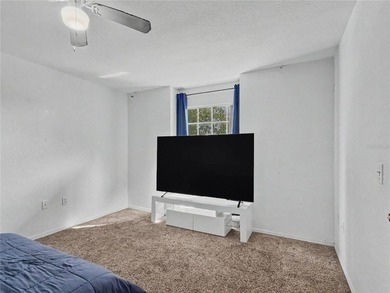 Charming 1-bedroom, 1-bath condo offering 861 Sq.ft of - photo 18