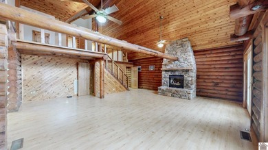 Charming 2 bedroom, 2 bath log cabin in the county near - photo 3