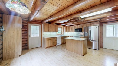 Charming 2 bedroom, 2 bath log cabin in the county near - photo 9