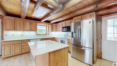 Charming 2 bedroom, 2 bath log cabin in the county near - photo 10