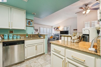 Beautifully maintained corner unit in the heart of Fremont - photo 5