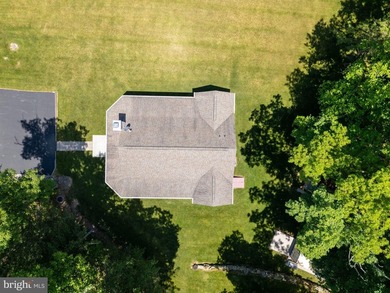Welcome to your private retreat in Frederick County. Set on 27 - photo 28
