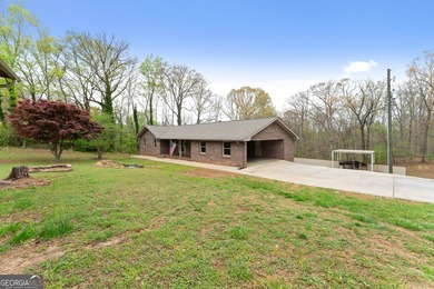 Well-kept and ready to go, this solid brick home offers comfort - photo 6