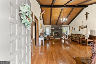 Well-kept and ready to go, this solid brick home offers comfort - photo 9