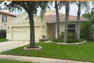 Lakefront Living Made Easy ! Welcome home to this beautiful - photo 3
