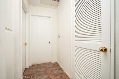 Downtown Vibe mixed with with private, peaceful secluson. 640 W - photo 14