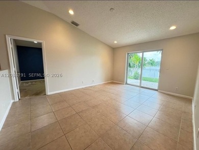 Lakefront Living Made Easy ! Welcome home to this beautiful - photo 5