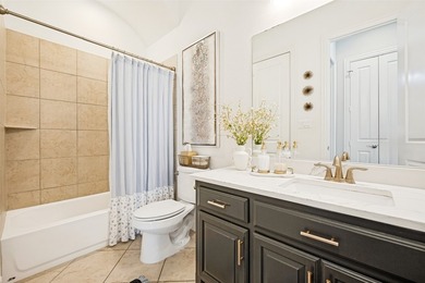 Experience refined luxury living in this exquisite 4-bedroom, 3 - photo 20