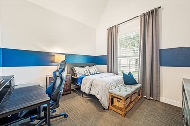 Experience refined luxury living in this exquisite 4-bedroom, 3 - photo 22