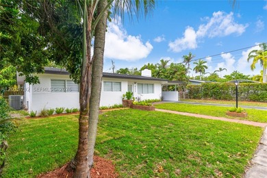 PRIME LOCATION!!!! This beautifully 4-2 RENOVATED home offers - photo 3