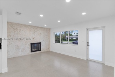 PRIME LOCATION!!!! This beautifully 4-2 RENOVATED home offers - photo 6