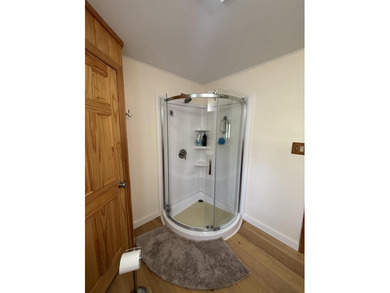 Welcome to this stunning, fully renovated home, meticulously - photo 27