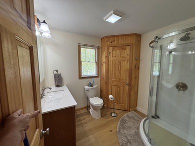Welcome to this stunning, fully renovated home, meticulously - photo 28