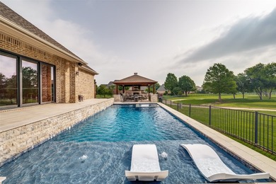 Experience refined luxury living in this exquisite 4-bedroom, 3 - photo 29