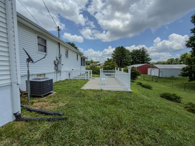 PRICED $16,000.00 BELOW RECENT APPRAISED VALUE! Buy with - photo 31