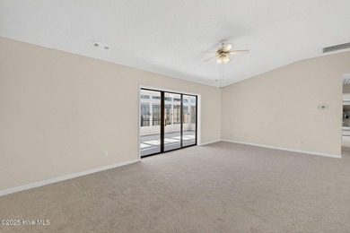 This 2 bed 2 bath Patio Home is move in ready with new paint and - photo 3