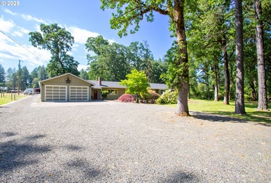 Fern Ridge Lake Home For Sale in Elmira Oregon